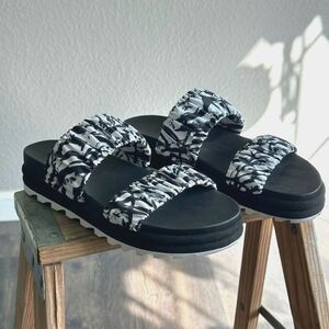 Sorel Slide Sandals Roaming Two Strap Black White Tie Dye Womens Platform Sz 9.5